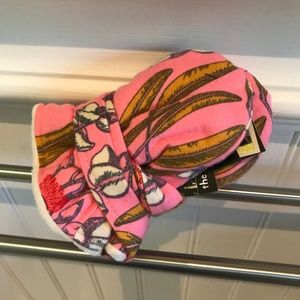 UB2 Snowy Girl Mittens thumbless NWT